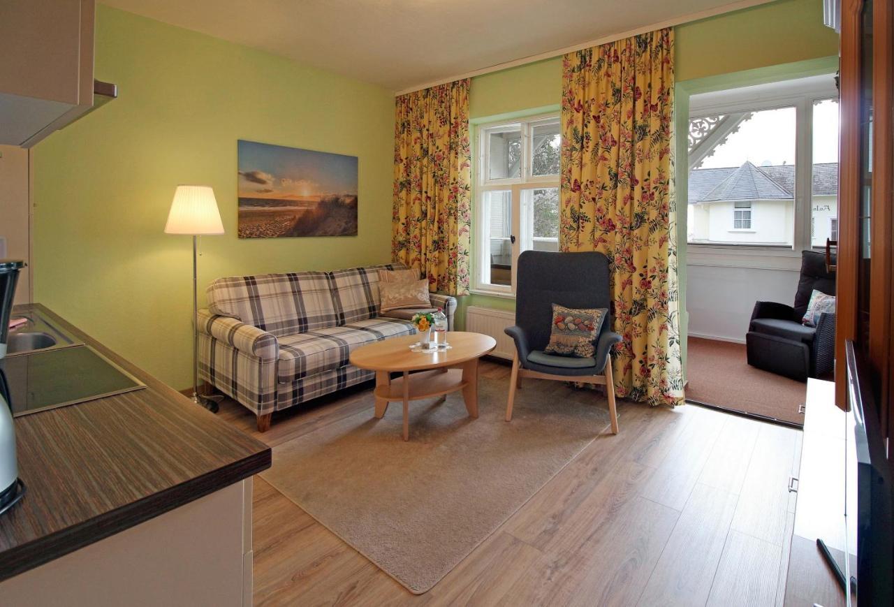 זאסניץ Villa Ostseelilie - Appartements Mit Balkon Und Meerblick מראה חיצוני תמונה
