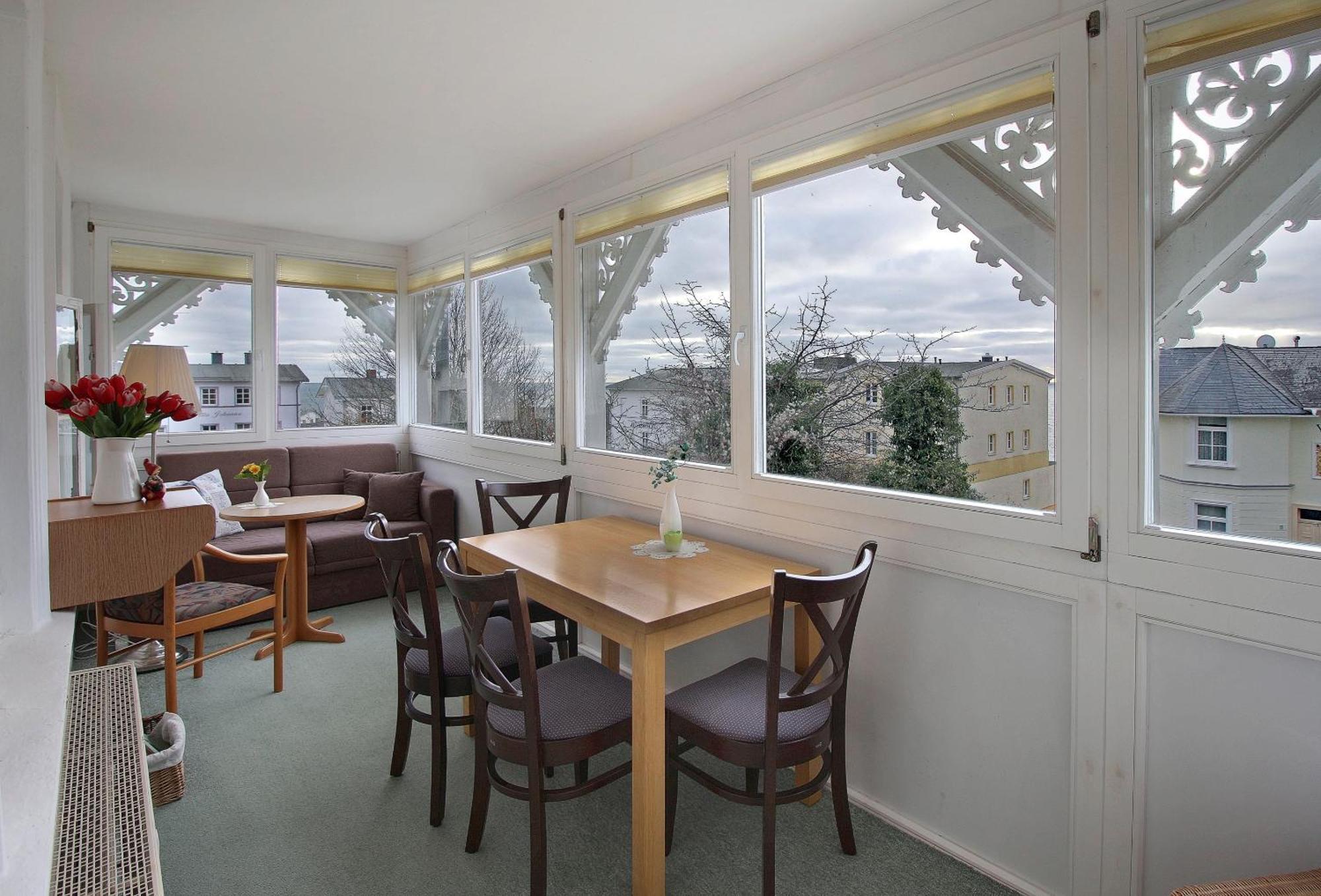 זאסניץ Villa Ostseelilie - Appartements Mit Balkon Und Meerblick חדר תמונה